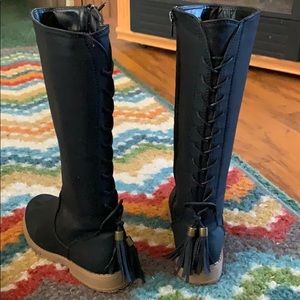 Girls boots size 12 like new